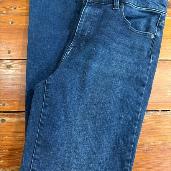 Talbots Flawless High Waisted Straight Leg Blue Jeans Size 8 - Picture 4 of 6